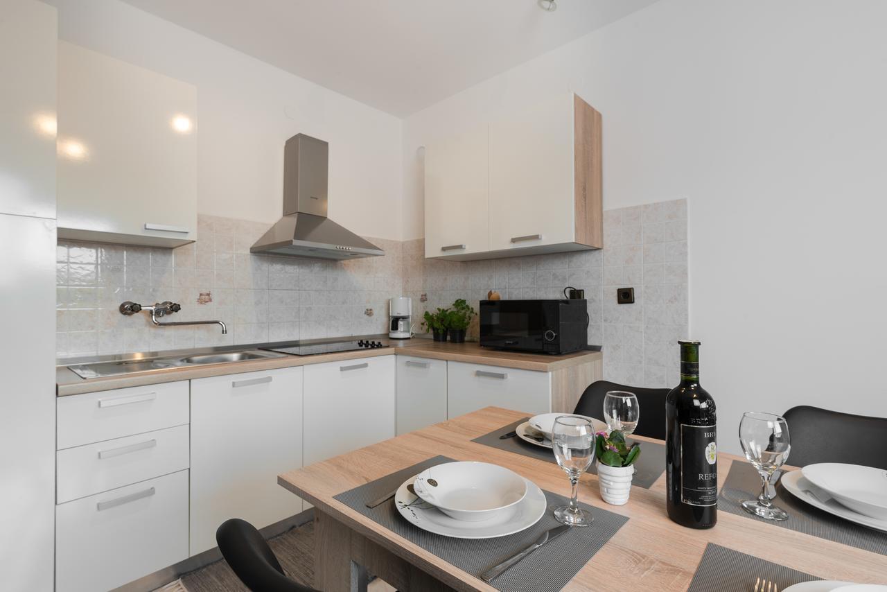 Apartments Karlo & Ivona لابين المظهر الخارجي الصورة