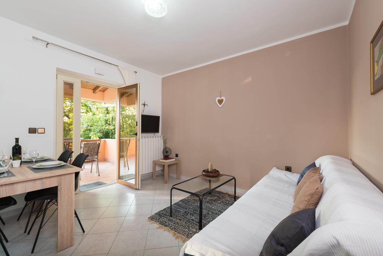 Apartments Karlo & Ivona لابين المظهر الخارجي الصورة